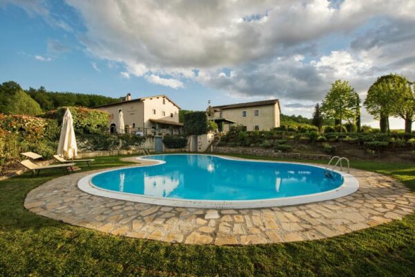 Tuscany-Cycle-Tour-Relais-Osteria-dell-Orcia-Pool