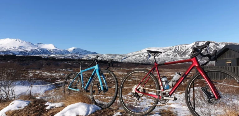 Aventura de fuego y hielo en grava en Islandia
