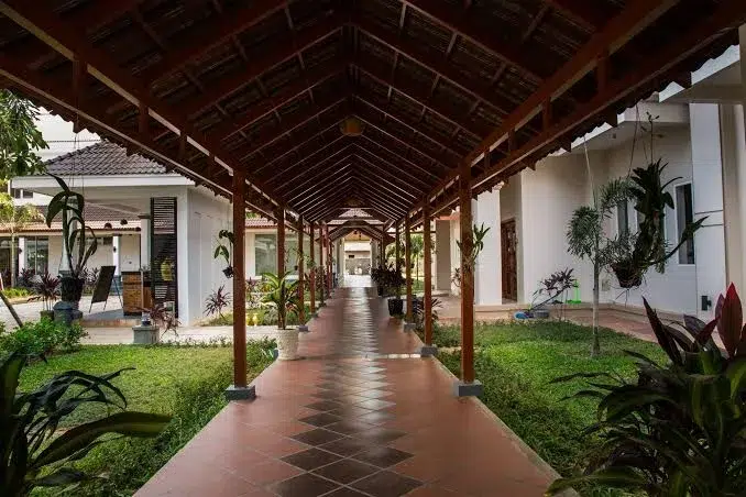 Glorious Hotel