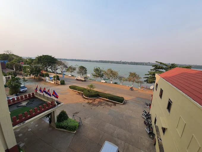 Golden River Hotel