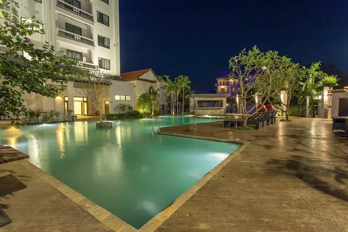 Yeak Loam Hotel
