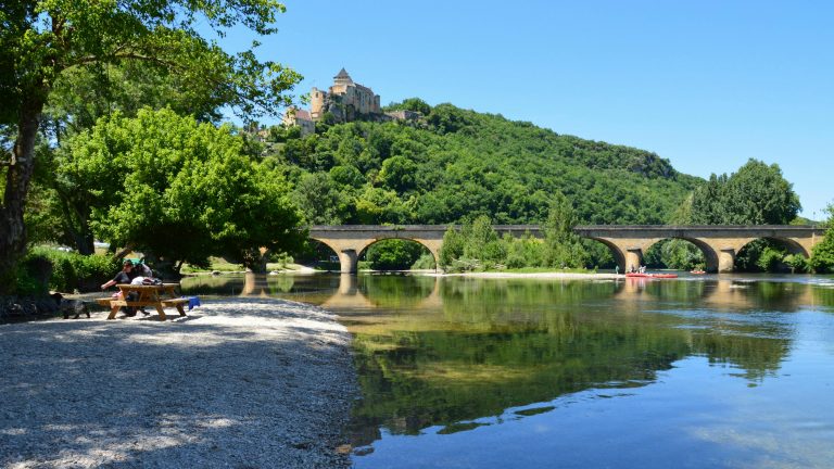 Cuevas, castillos y piraguas: en bicicleta por la Dordoña
